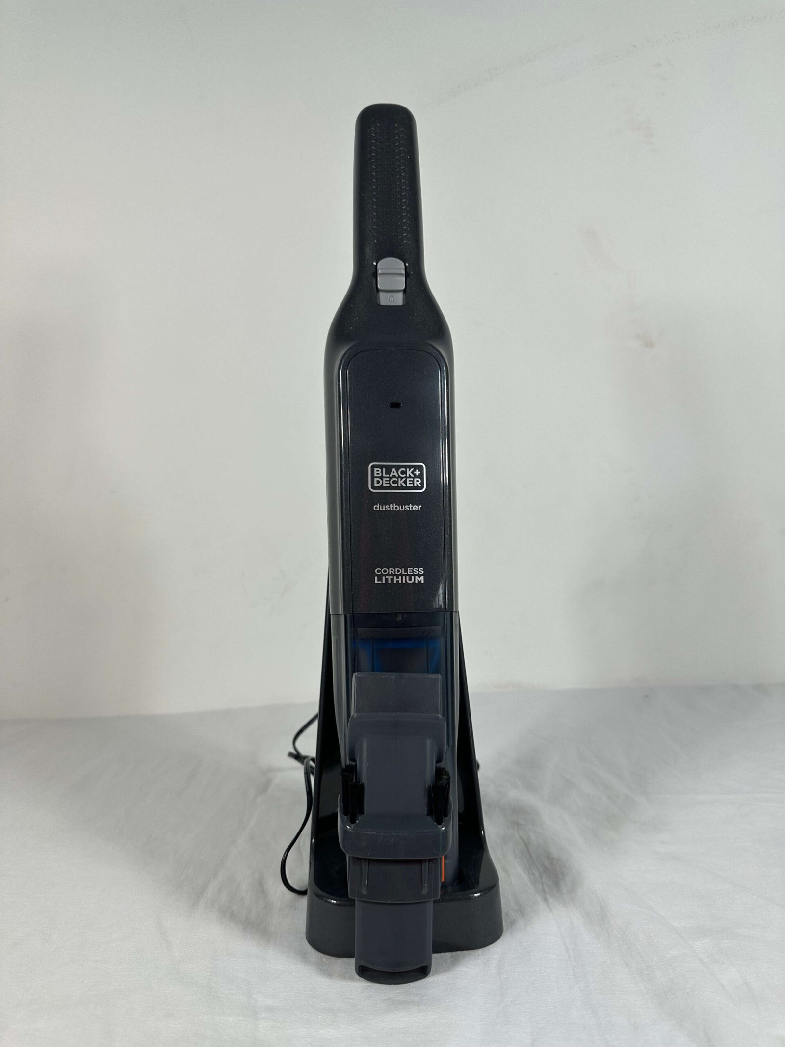 Photo de l'aspirateur de table black&decker hlvc320b11
